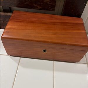 Vintage Lane Miniature Cedar Chest Box w/ Key – Sheets Furniture Decatur Indiana